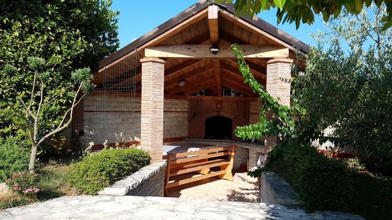PUY Villa Noela מראה חיצוני תמונה